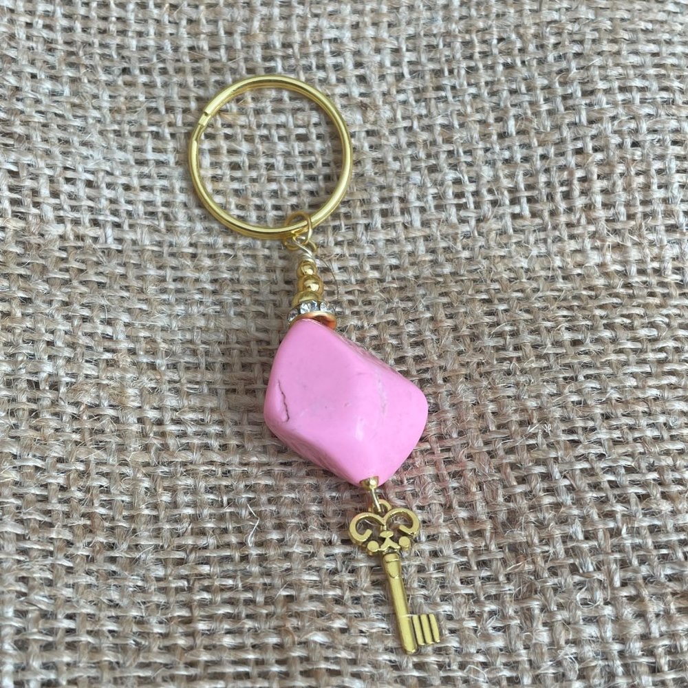Pink Howlite Gold Charm Keyring Keychain NWOT - Picture 2 of 4